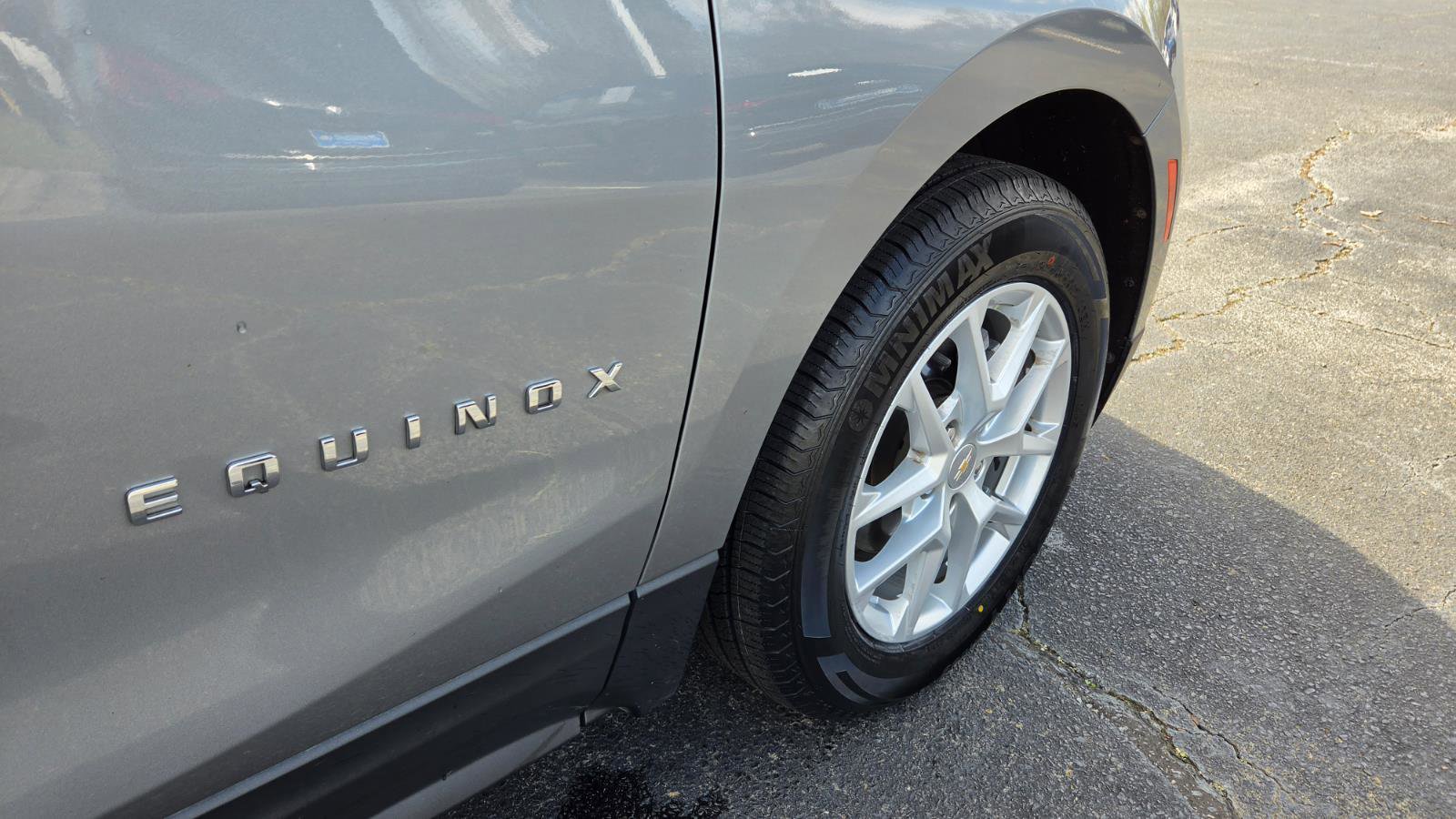 Used 2023 Chevrolet Equinox LT image 16