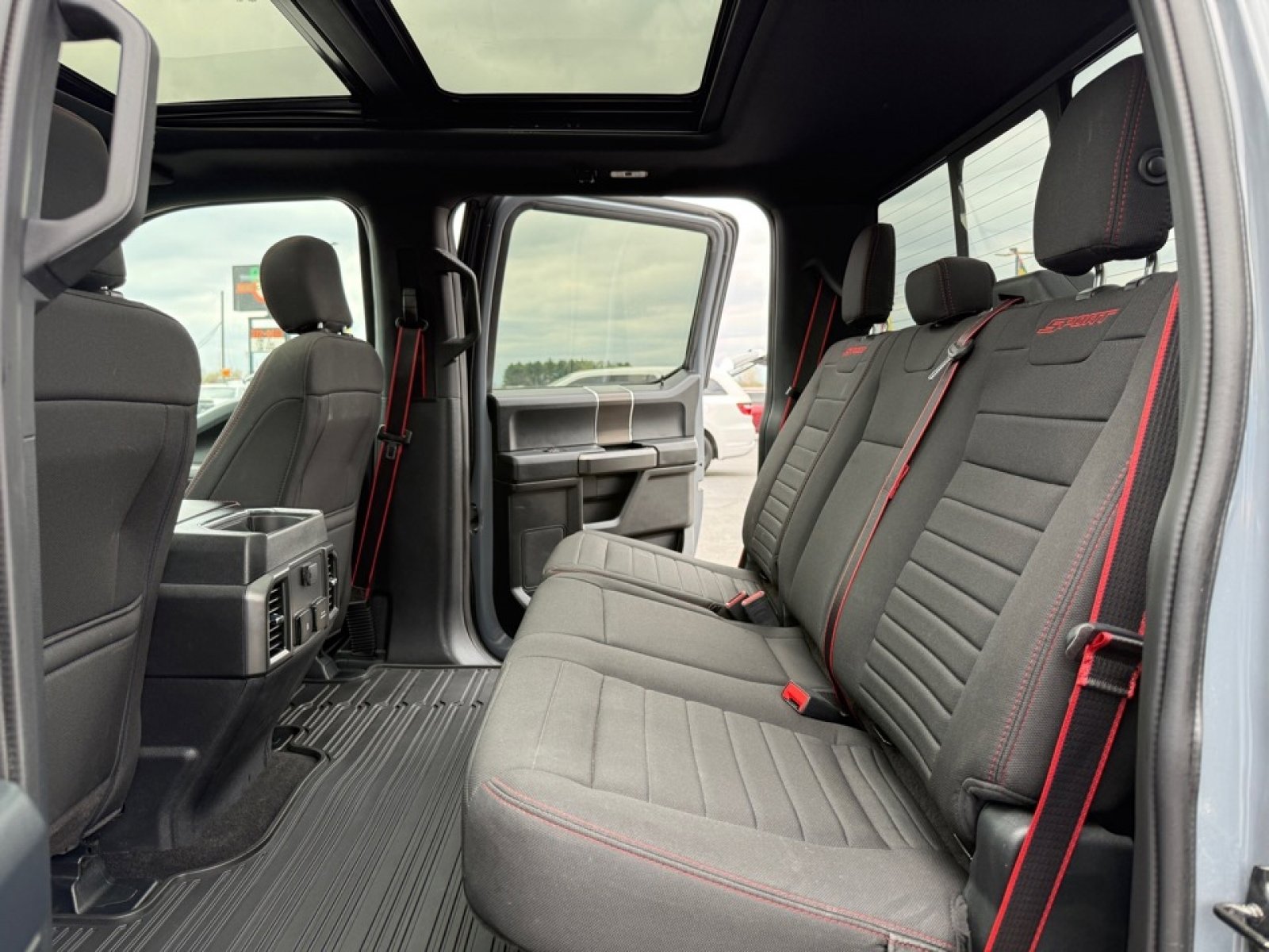 Used 2019 Ford F150 XLT w/ Equipment Group 302A Luxury AWD/4WD image 31