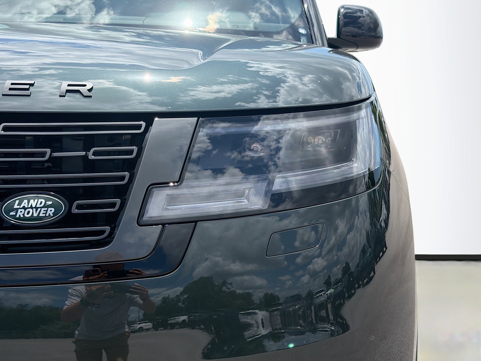 New 2026 Land Rover Range Rover Long Wheelbase SE AWD/4WD image 9