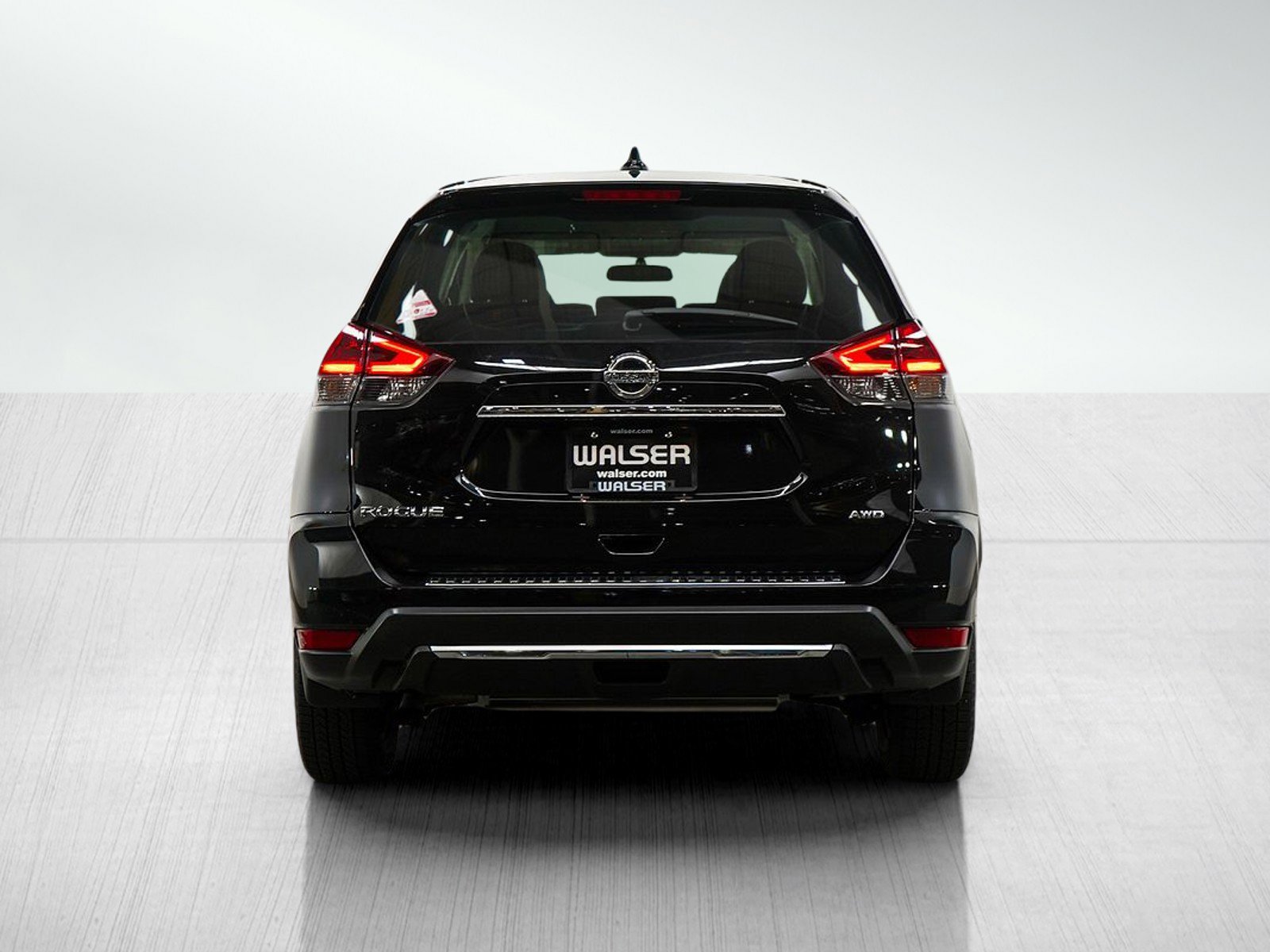 Used 2018 Nissan Rogue S image 4