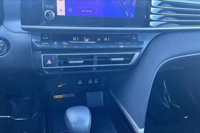 Used 2025 Toyota Camry LE FWD image 32