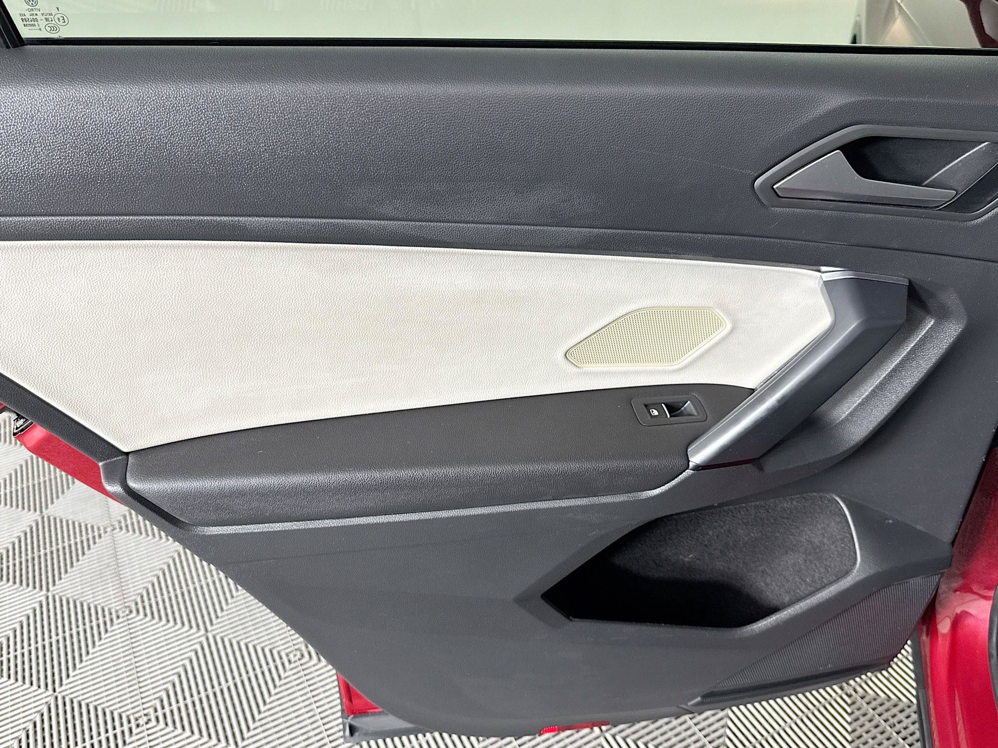 Used 2019 Volkswagen Tiguan SE AWD/4WD image 24