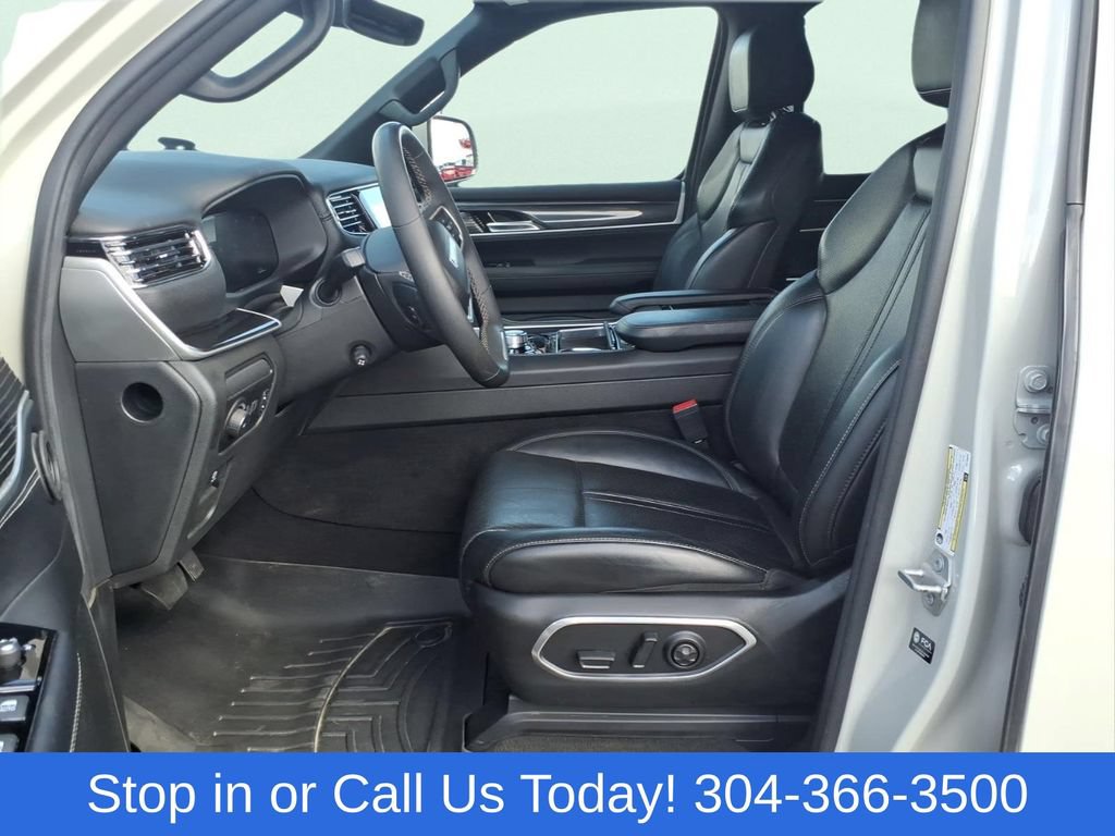 Used 2022 Jeep Wagoneer Series I AWD/4WD image 12