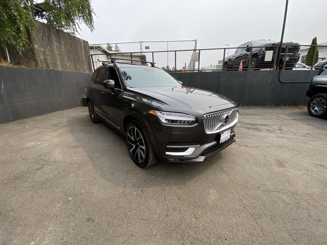 Used 2023 Volvo XC90 B6 Plus w/ Protection Package AWD/4WD image 8