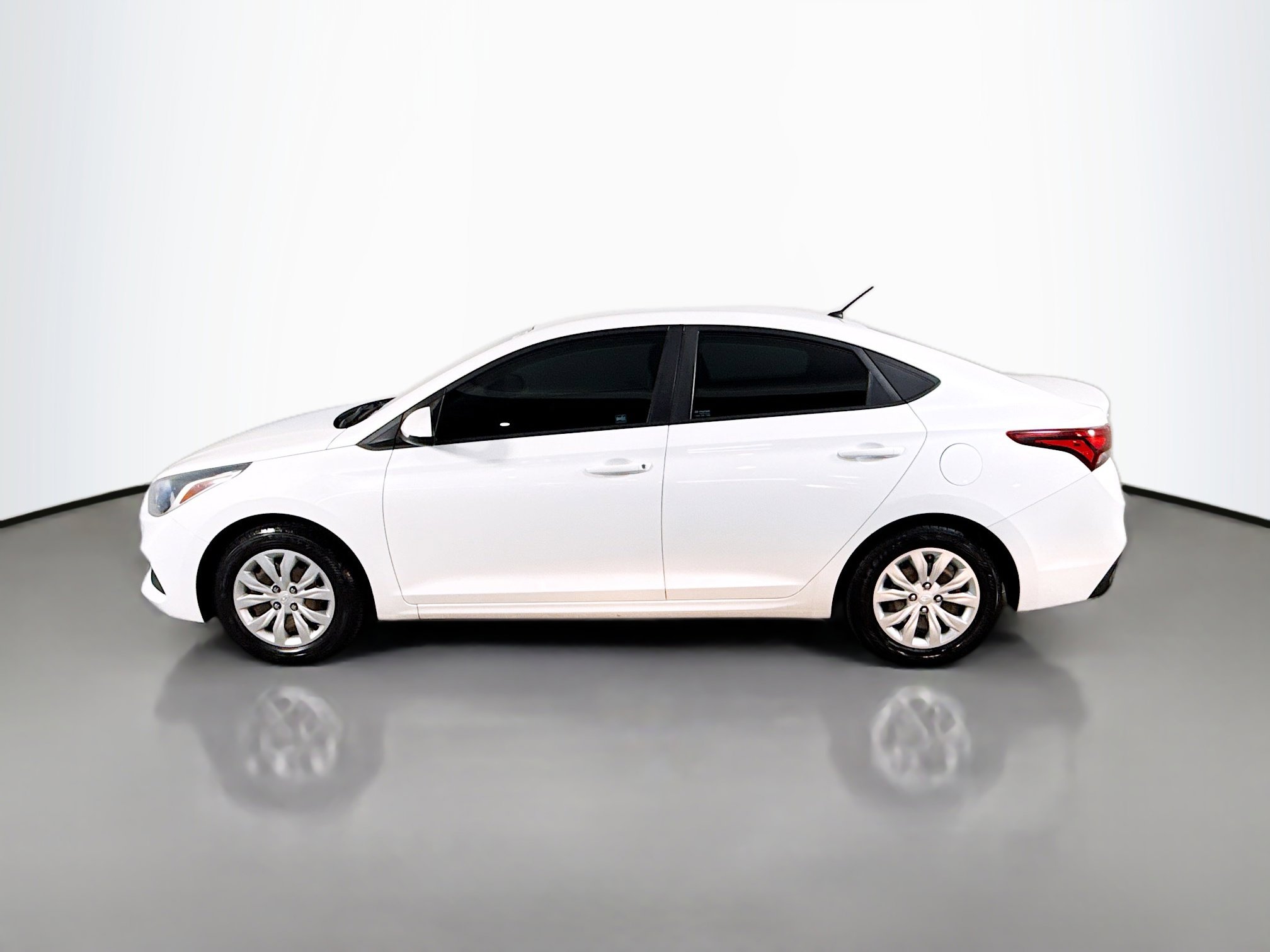 Used 2020 Hyundai Accent SE FWD image 6