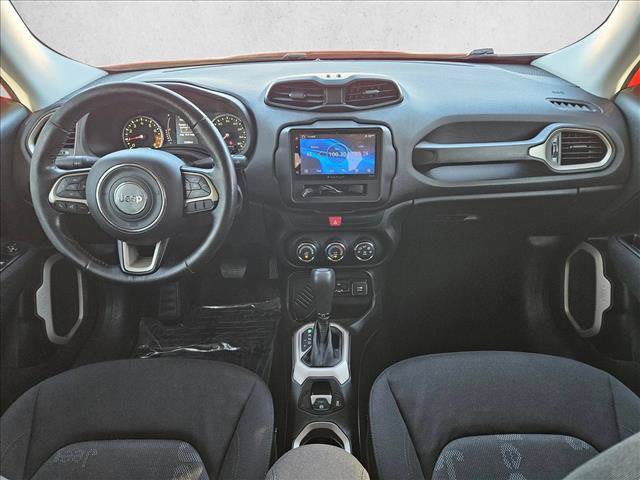 Used 2017 Jeep Renegade Latitude FWD image 16