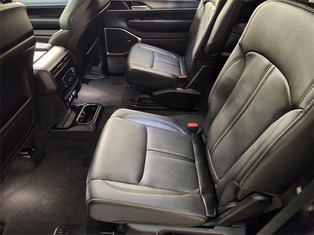 Used 2025 Jeep Wagoneer Series II image 29