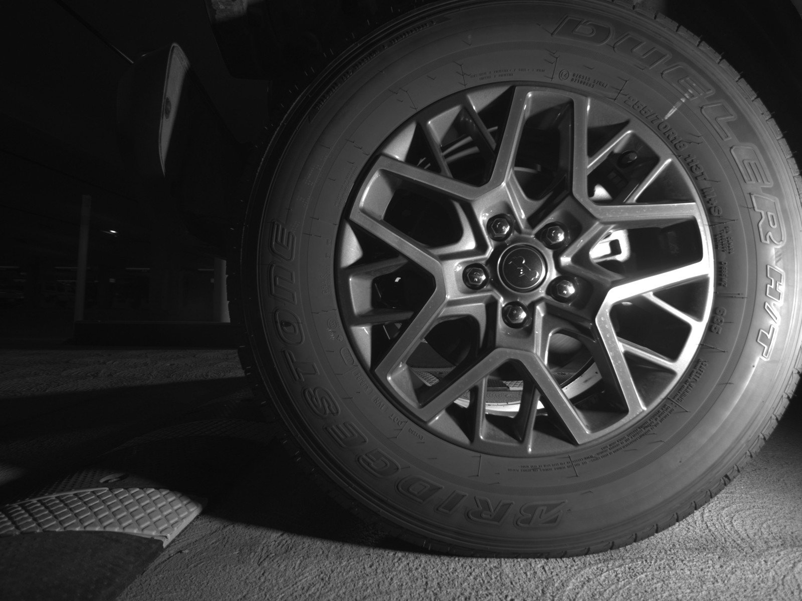 Used 2025 Jeep Wrangler Sahara AWD/4WD image 12