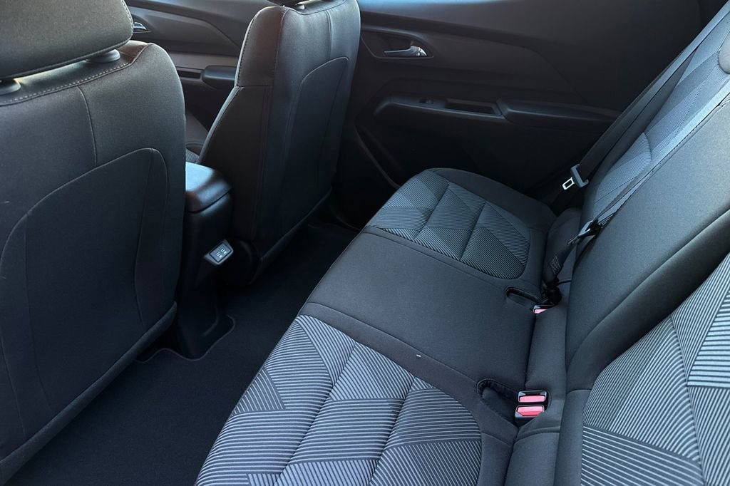 New 2027 Chevrolet Bolt LT w/ Comfort Package image 12