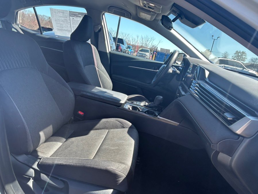 Used 2025 Toyota Camry LE FWD image 13