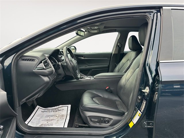 Used 2020 Toyota Camry XSE image 9
