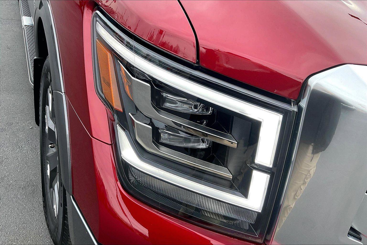 Certified 2024 Nissan Titan Platinum Reserve w/ Moonroof Package image 31