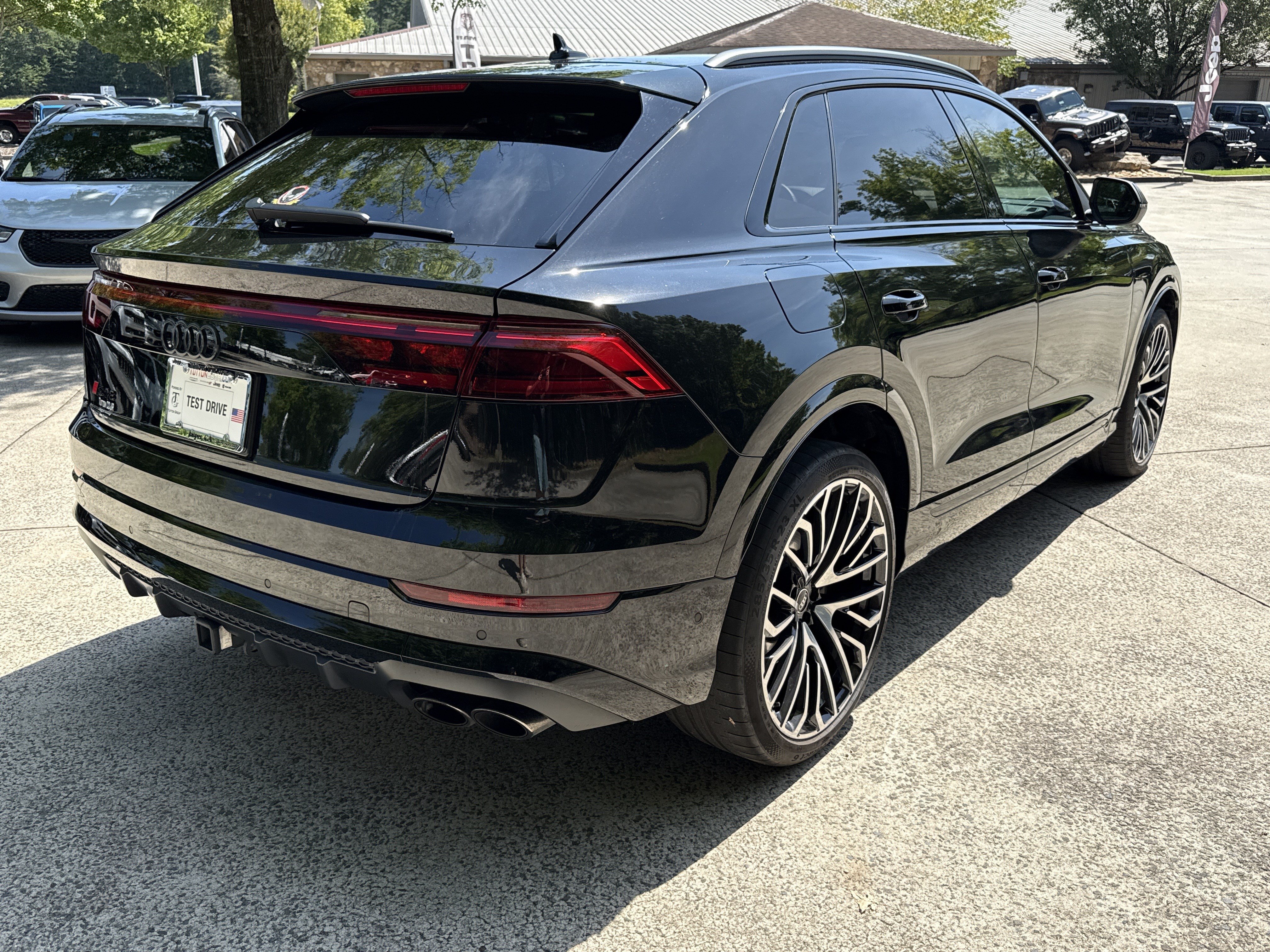 Used 2024 Audi SQ8 Prestige AWD/4WD image 7