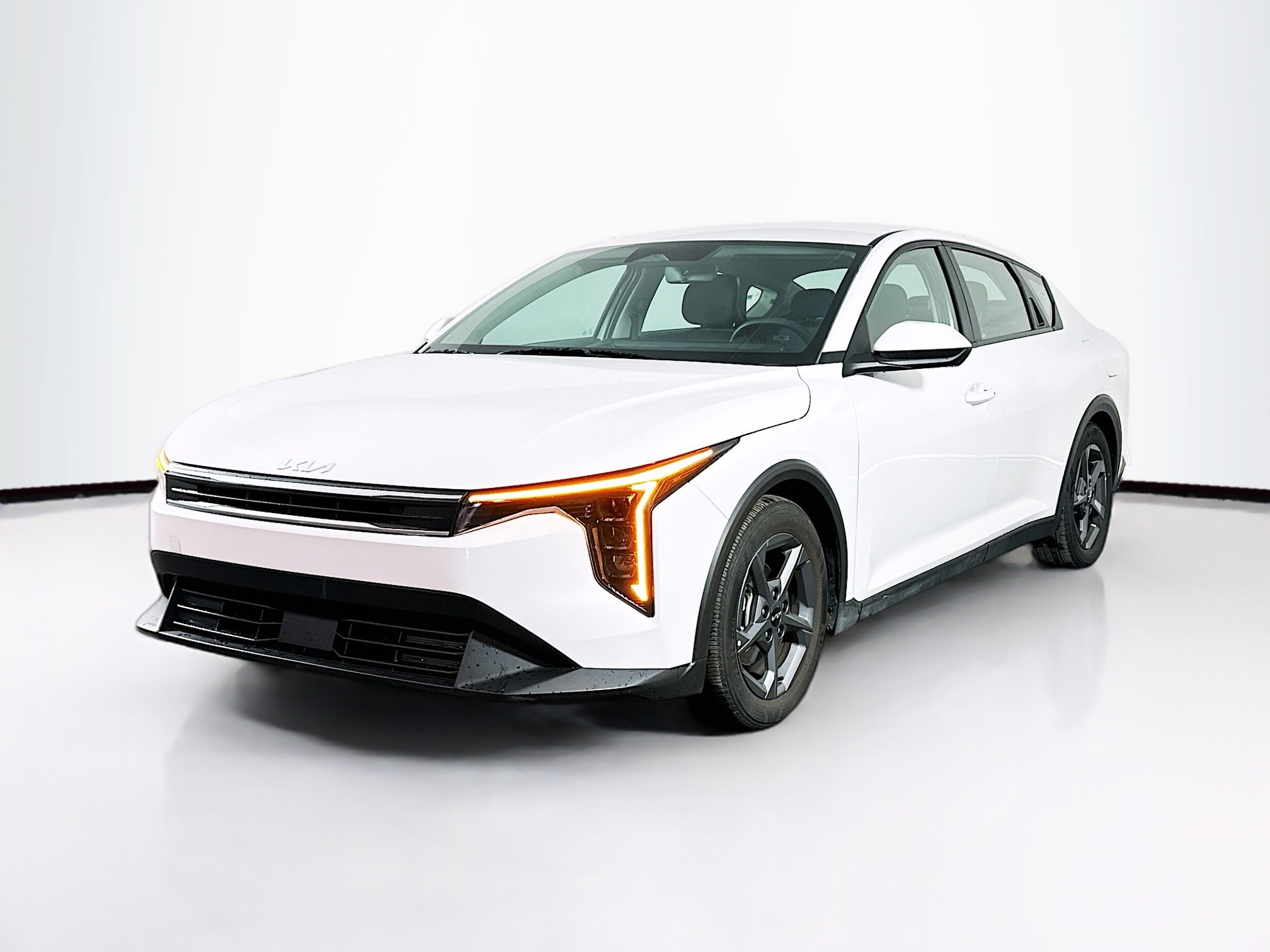 Used 2025 Kia K4 LXS image 3