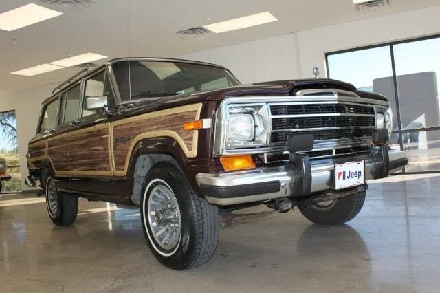 Used 1989 Jeep Grand Wagoneer image 10