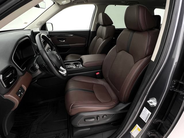 Used 2023 Honda Pilot Elite image 13