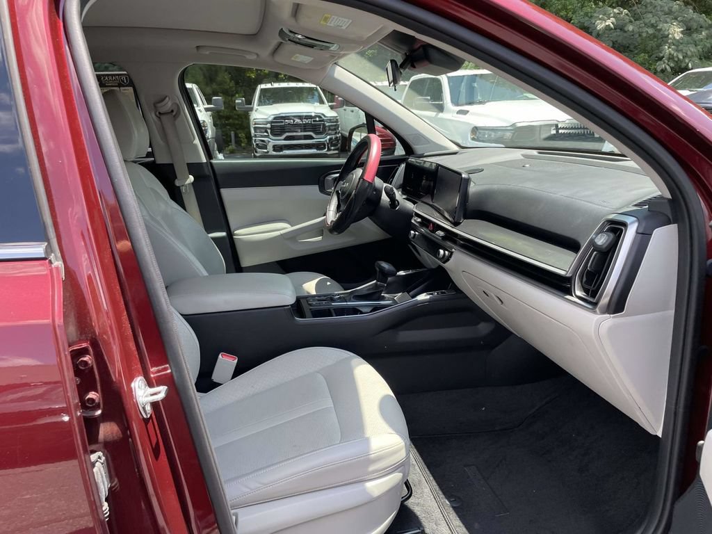 Used 2025 Kia Sorento S w/ Panoramic Sunroof Package FWD image 15