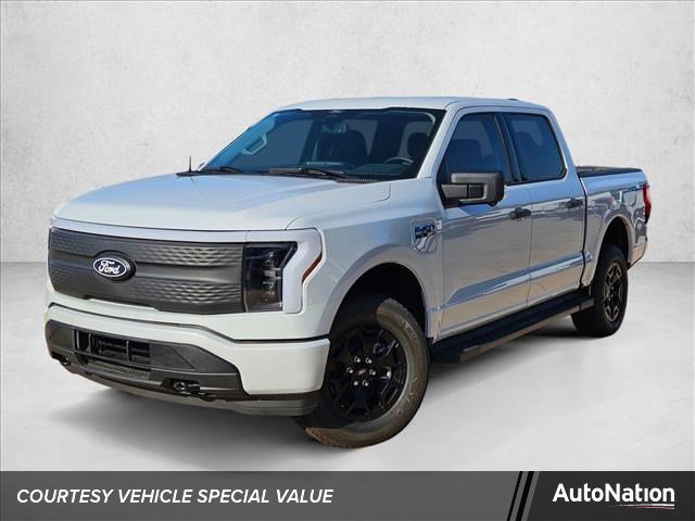 New 2025 Ford F150 Lightning XLT w/ Max Trailer Tow Package