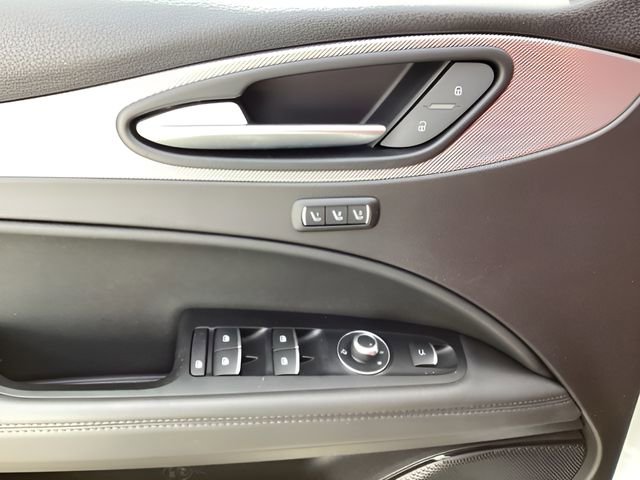 Used 2024 Alfa Romeo Stelvio Veloce image 15