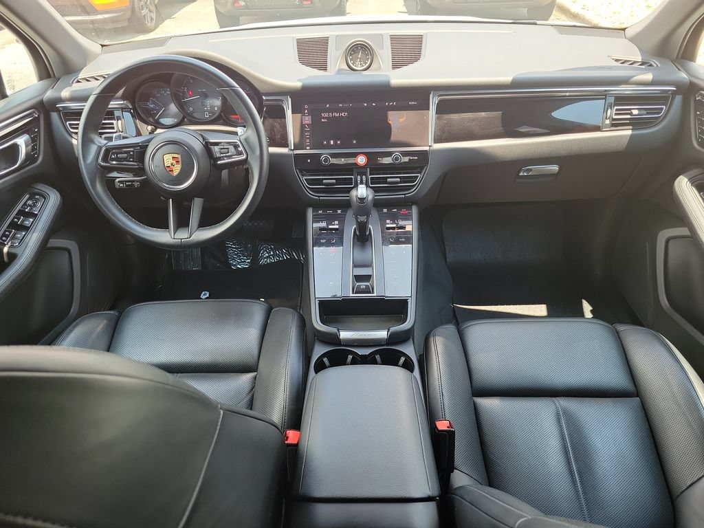 Used 2024 Porsche Macan Turbo AWD/4WD image 10