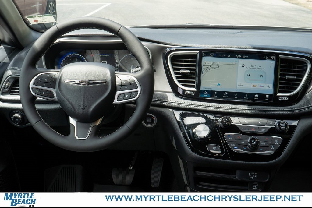 New 2026 Chrysler Pacifica Select image 15