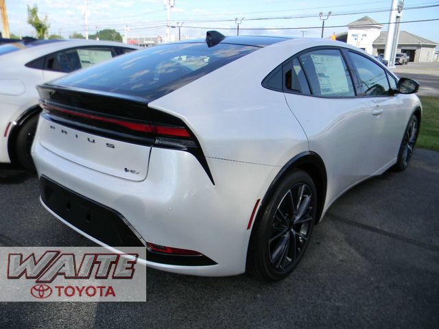 New 2026 Toyota Prius XLE FWD image 2