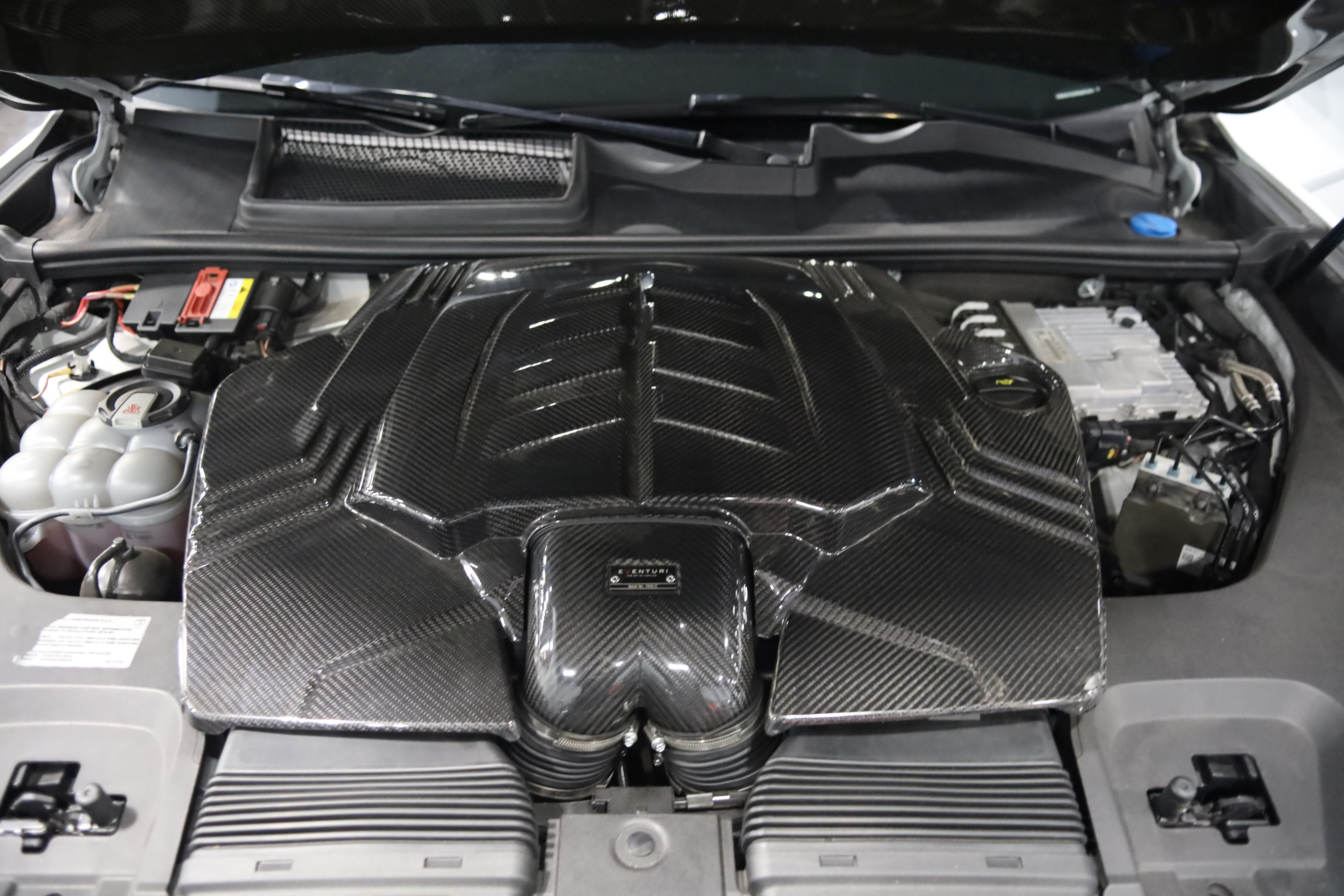 Used 2019 Lamborghini Urus AWD/4WD image 45