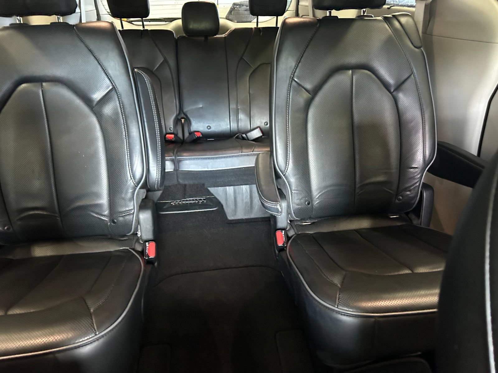 Used 2020 Chrysler Pacifica Limited FWD image 23
