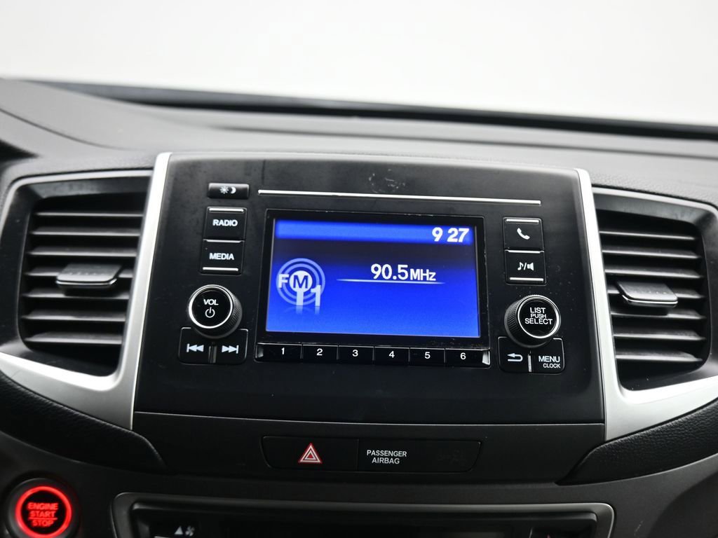 Used 2017 Honda Pilot LX image 17