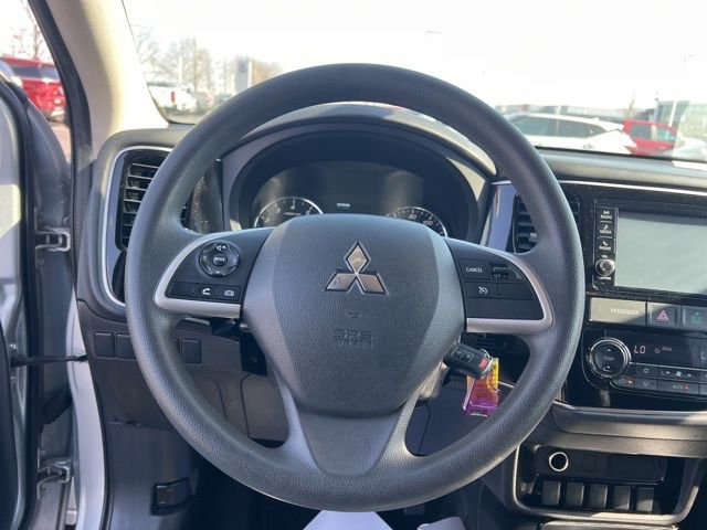 Used 2018 Mitsubishi Outlander AWD image 13