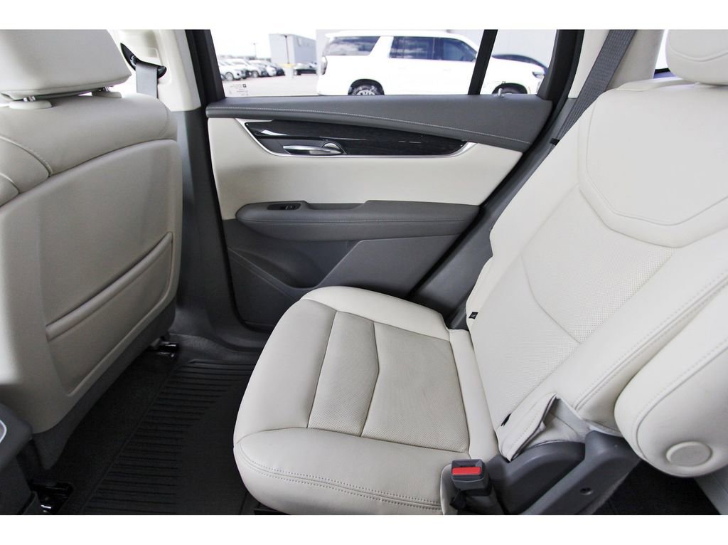 Used 2022 Cadillac XT6 Premium Luxury w/ Technology Package image 12