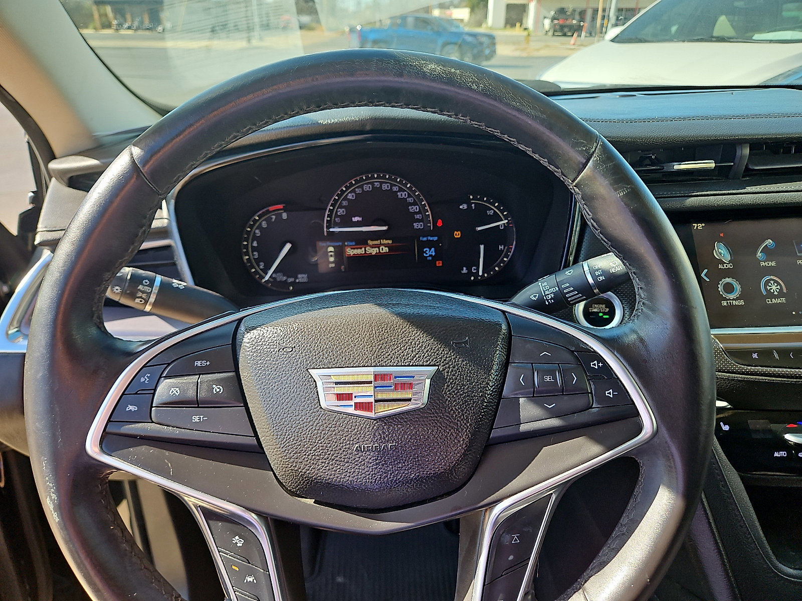 Used 2017 Cadillac XT5 Luxury w/ Driver Awareness Package image 16