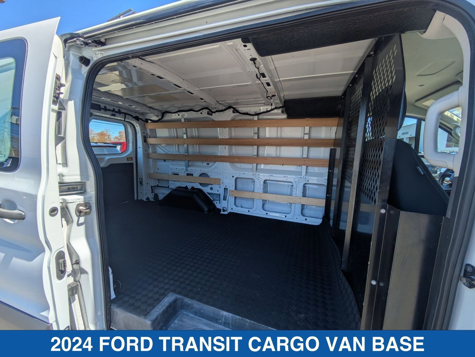 Used 2024 Ford Transit 250 Low Roof w/ Exterior Upgrade Package RWD image 29