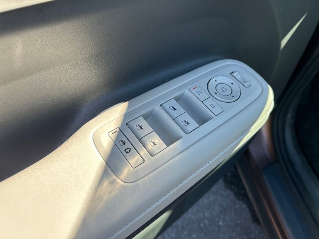 Used 2024 Hyundai Santa Fe Limited image 12