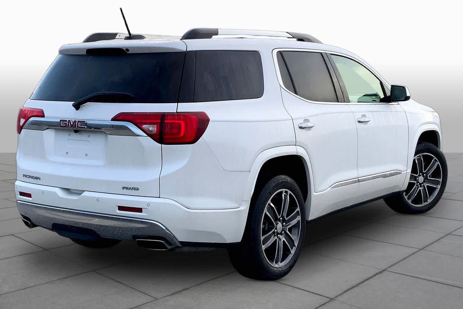 Used 2019 GMC Acadia Denali w/ Technology Package AWD/4WD image 13