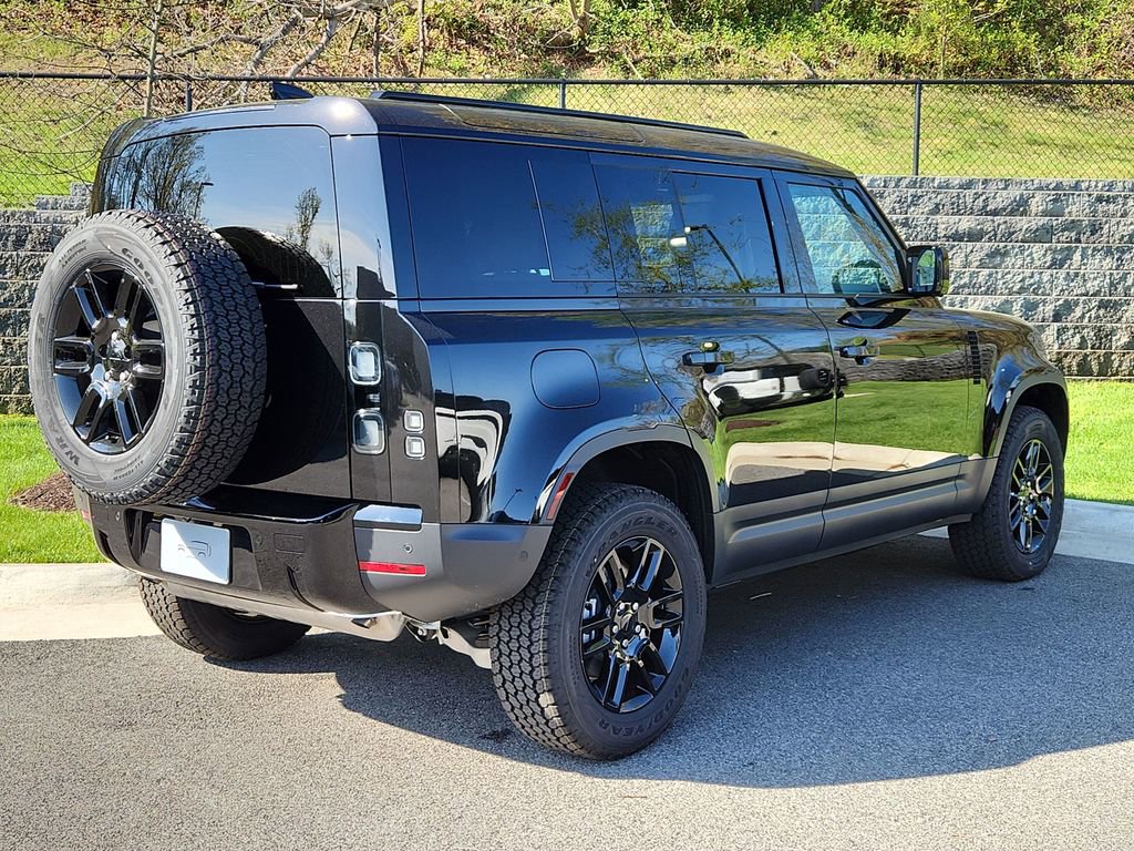 Used 2026 Land Rover Defender 110 S AWD/4WD image 2