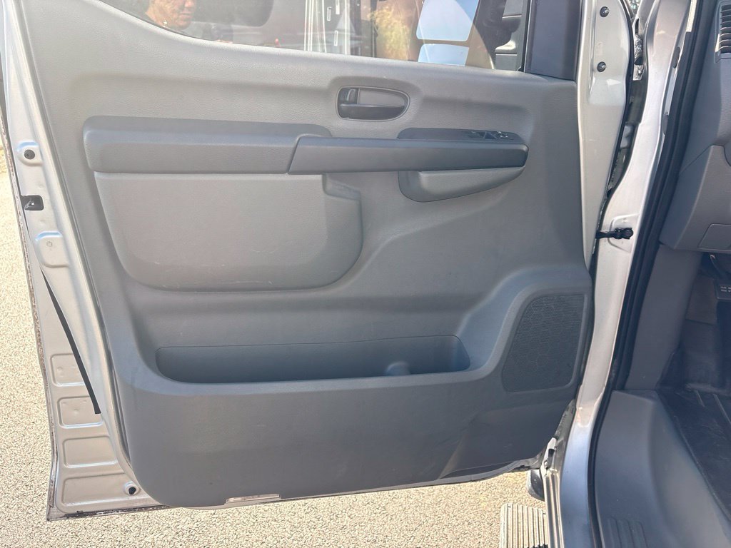 Used 2018 Nissan NV 3500 SL RWD image 10