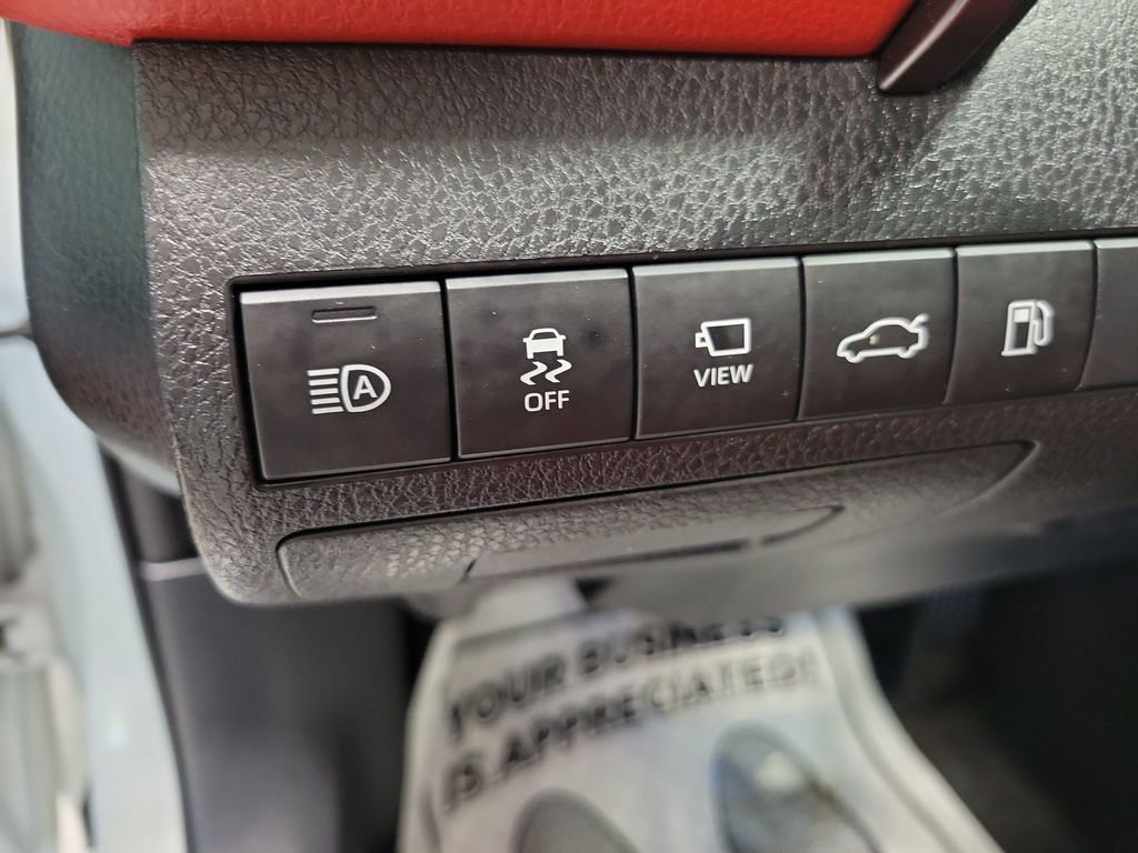 Used 2018 Toyota Camry XSE w/ Driver Assist Package FWD image 32