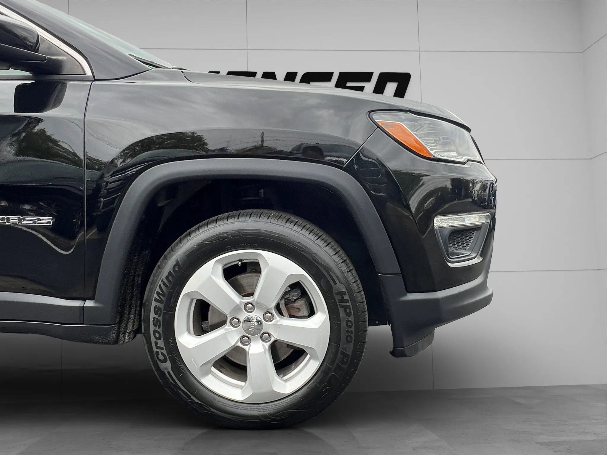 Used 2019 Jeep Compass Latitude image 23