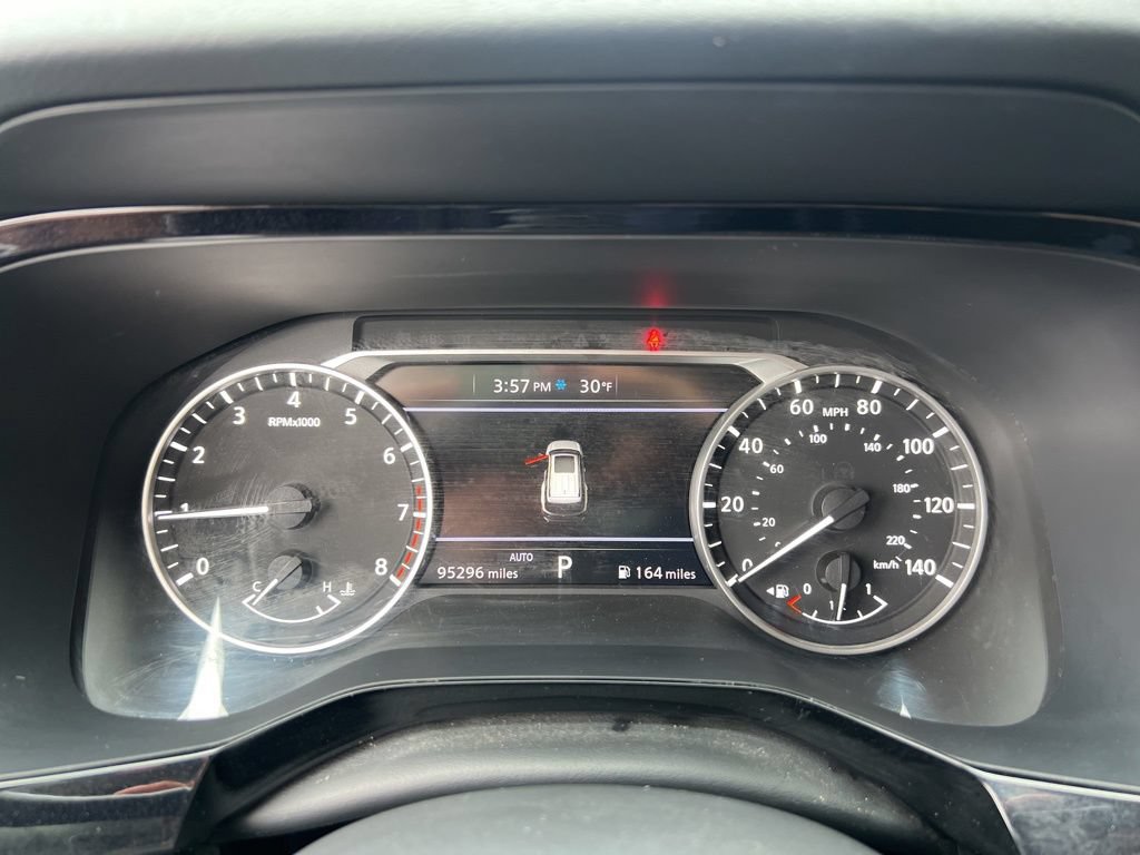 Used 2022 Nissan Pathfinder SV AWD/4WD image 14