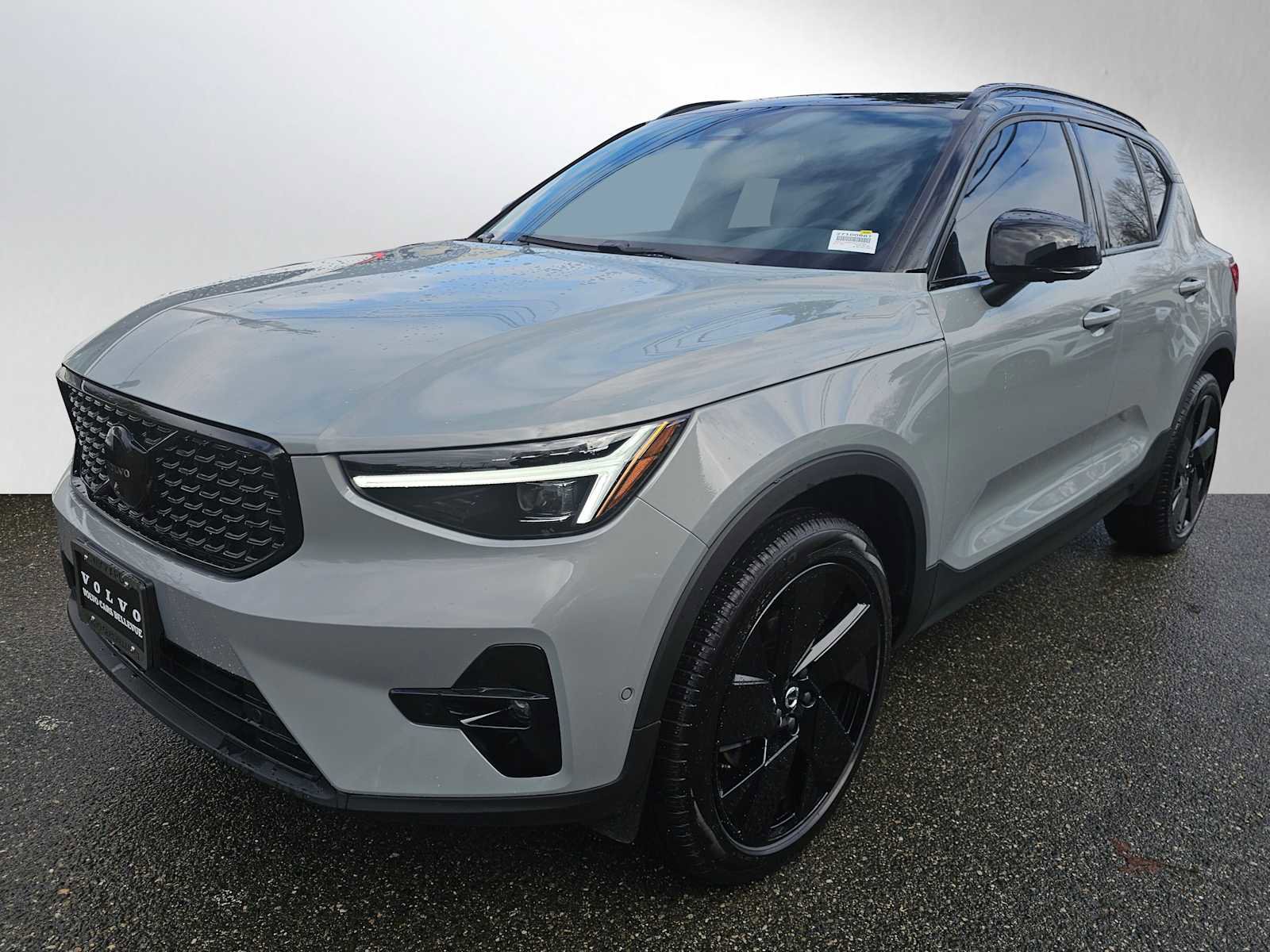 Certified 2026 Volvo XC40 B5 Ultra w/ Climate Package image 7