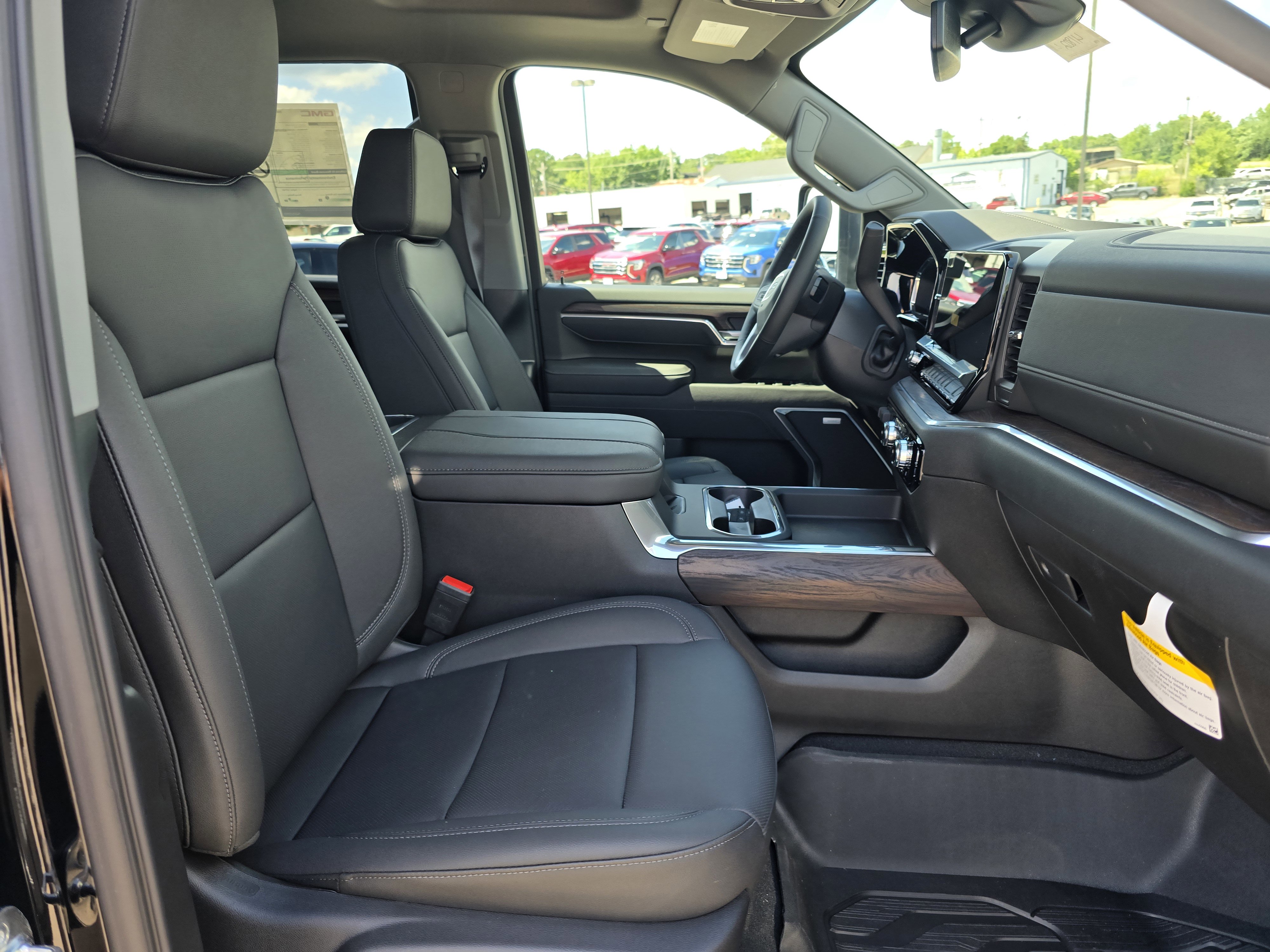 New 2025 GMC Sierra 2500 SLT w/ SLT Convenience Package image 18