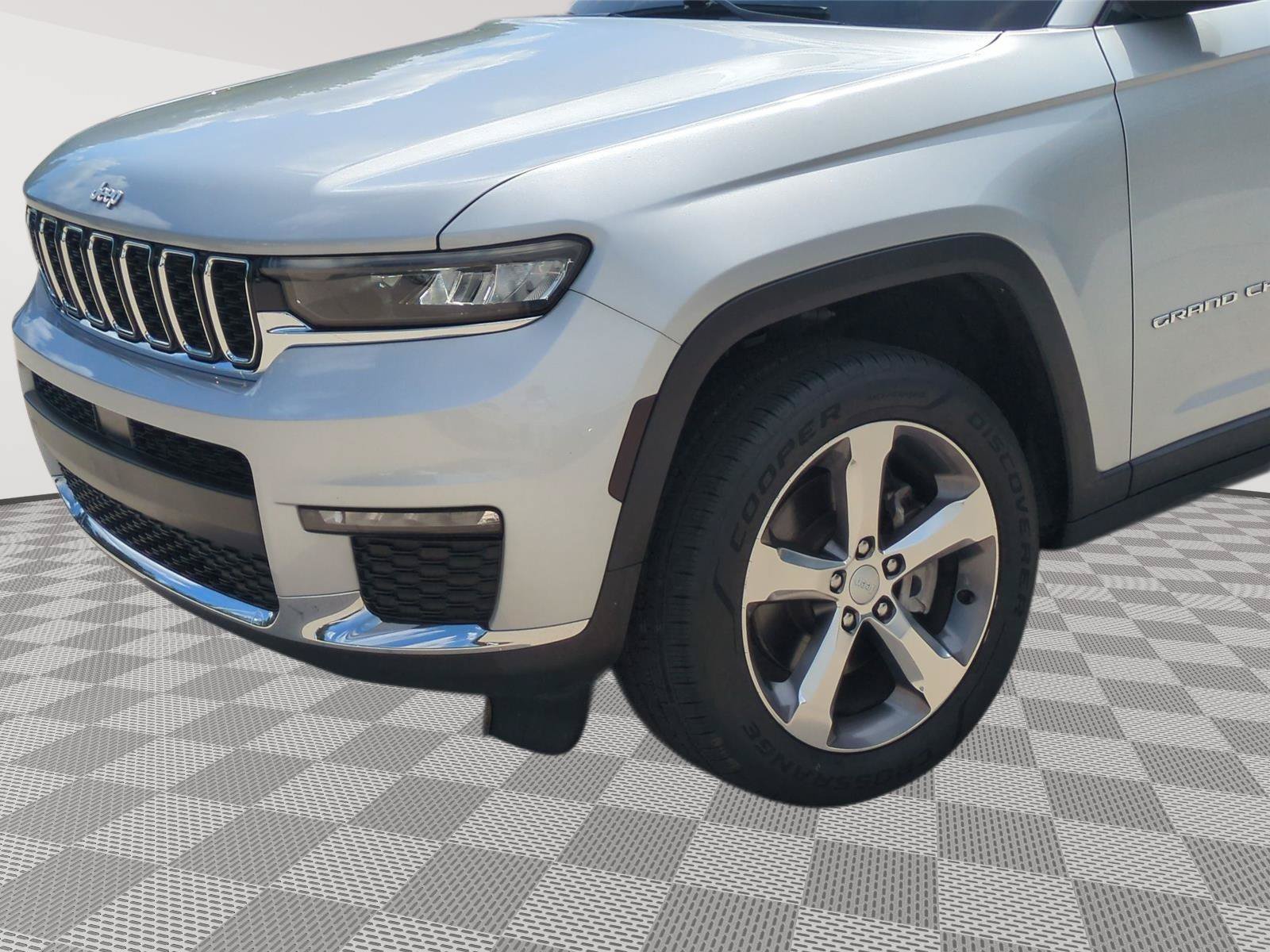Used 2021 Jeep Grand Cherokee L Limited RWD image 15