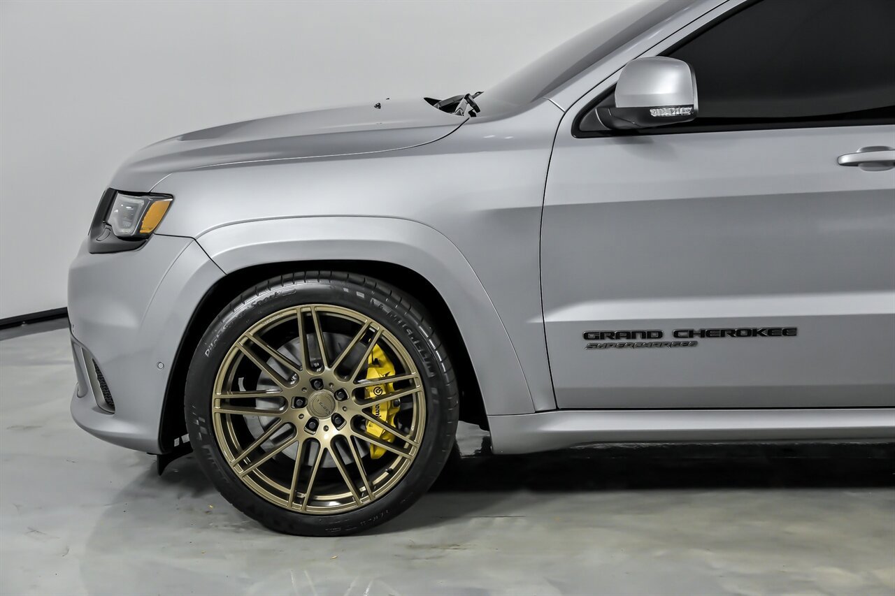 Used 2021 Jeep Grand Cherokee Trackhawk AWD/4WD image 7