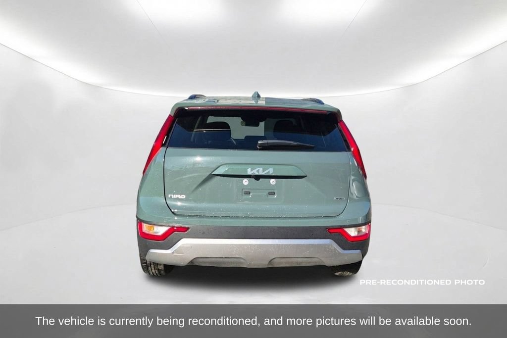 Used 2025 Kia Niro EX FWD image 7
