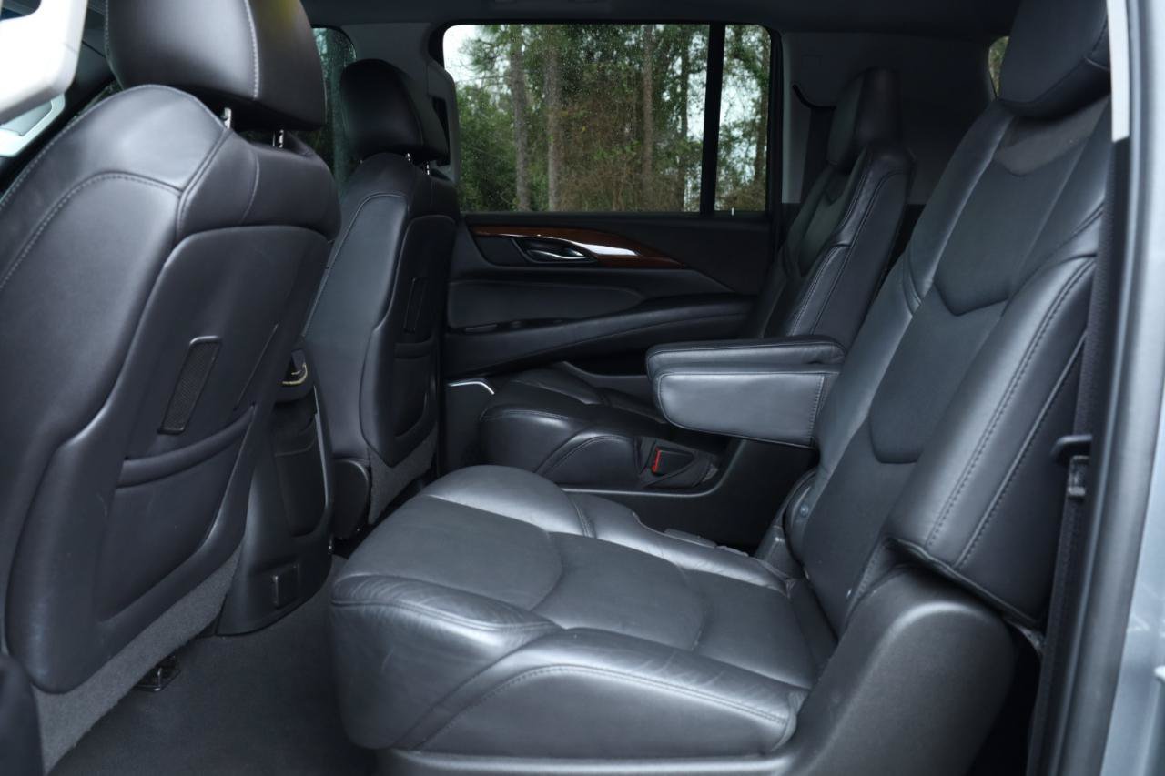 Used 2019 Cadillac Escalade ESV Luxury RWD image 14