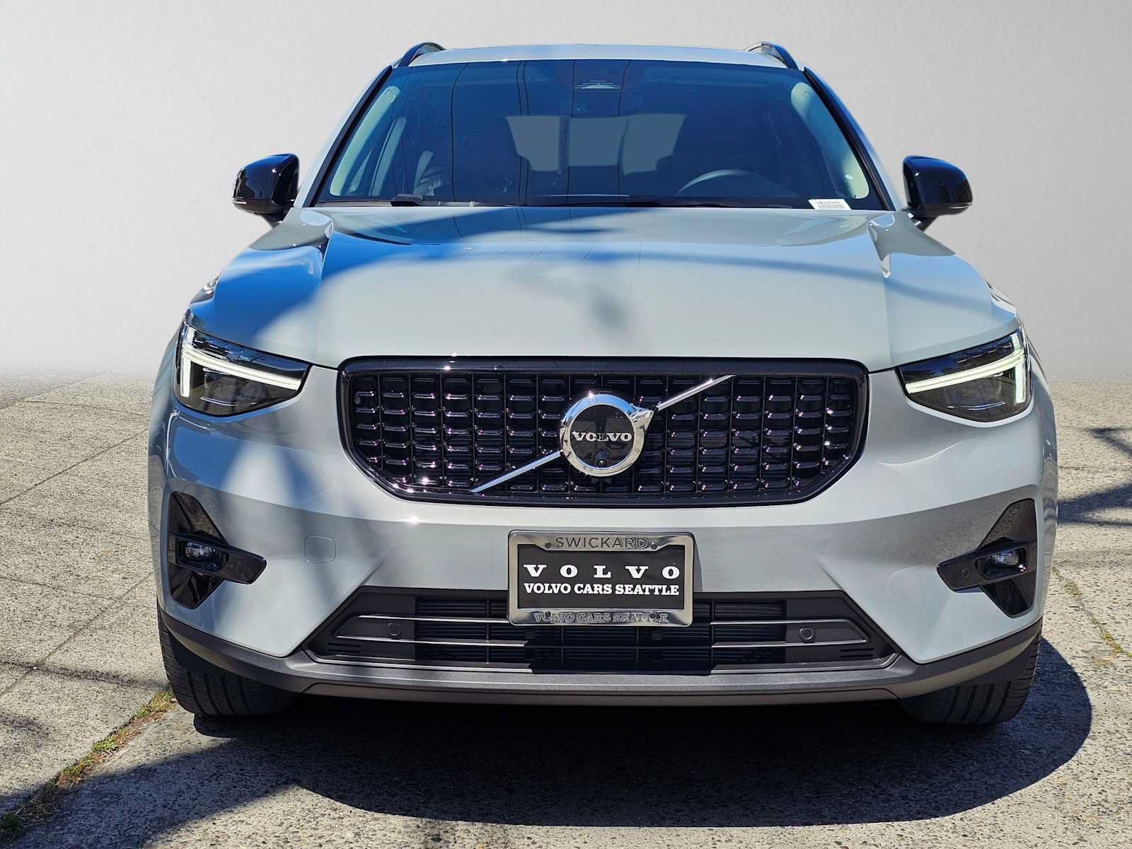 New 2026 Volvo XC40 B5 Plus w/ Protection Package Premier AWD/4WD image 8