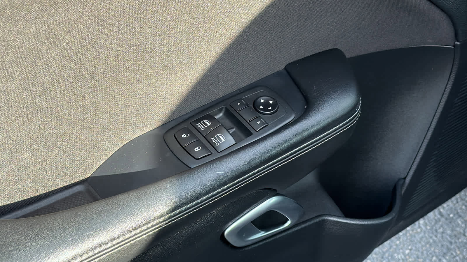 Used 2020 Dodge Challenger SXT w/ Blacktop Package image 22