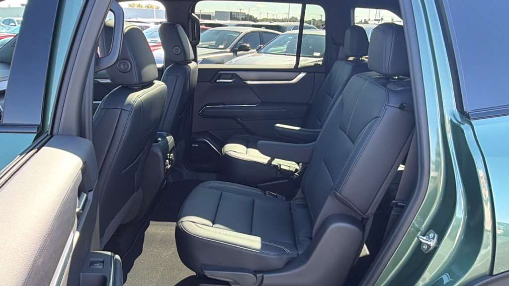 New 2027 GMC Acadia Elevation w/ Black Edition AWD/4WD image 26
