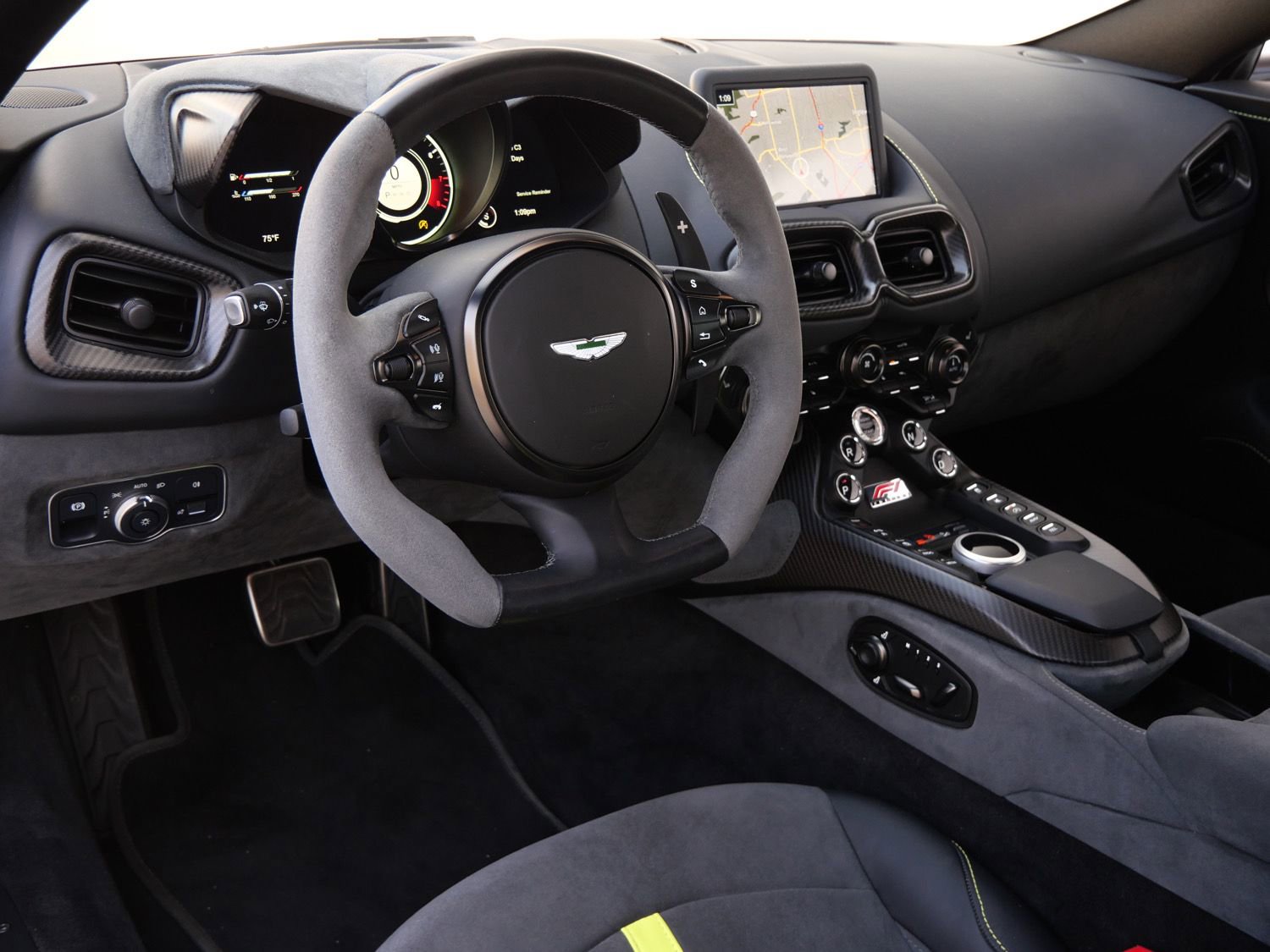 Used 2023 Aston Martin V8 Vantage Coupe image 3